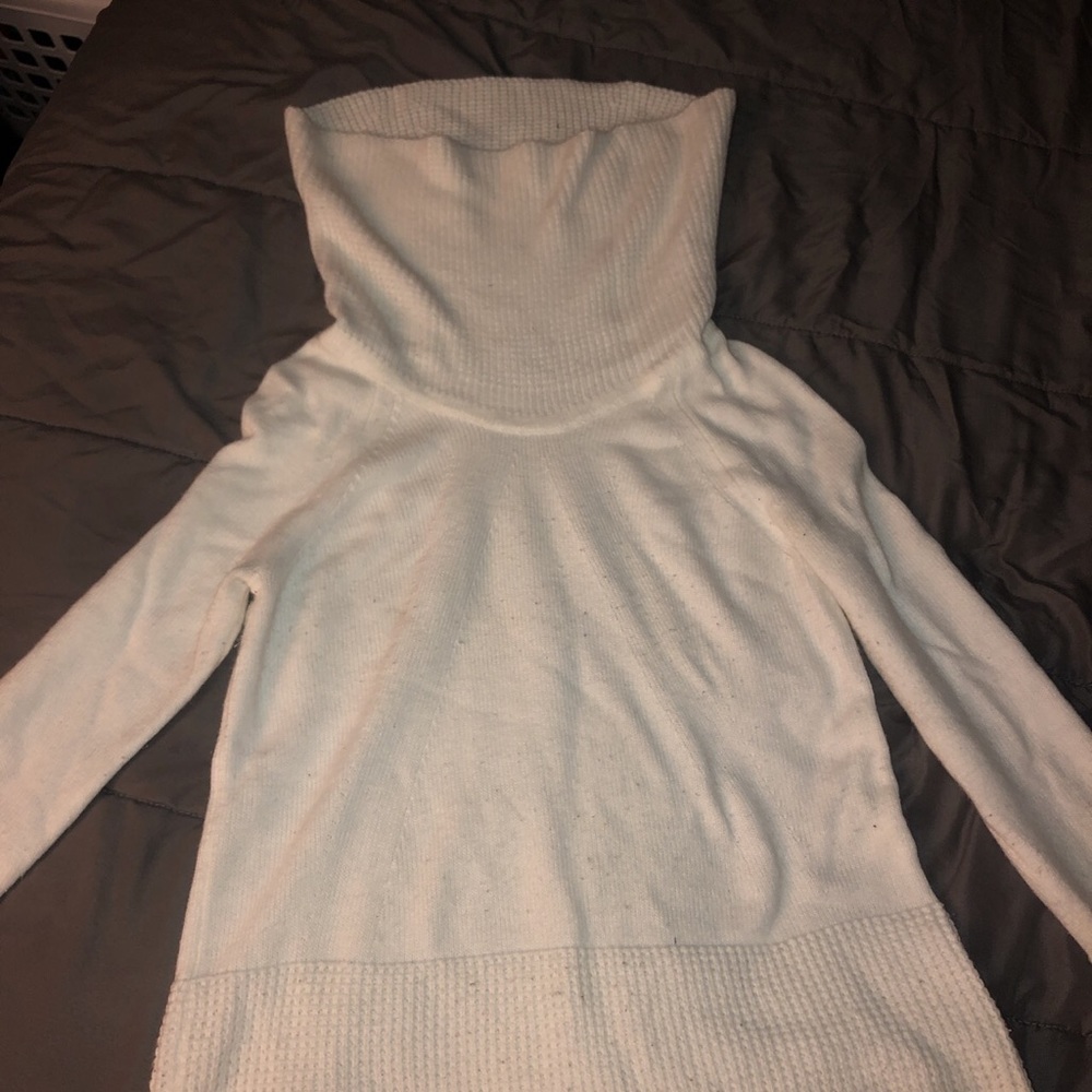 Sweater - Picture 3 of 3